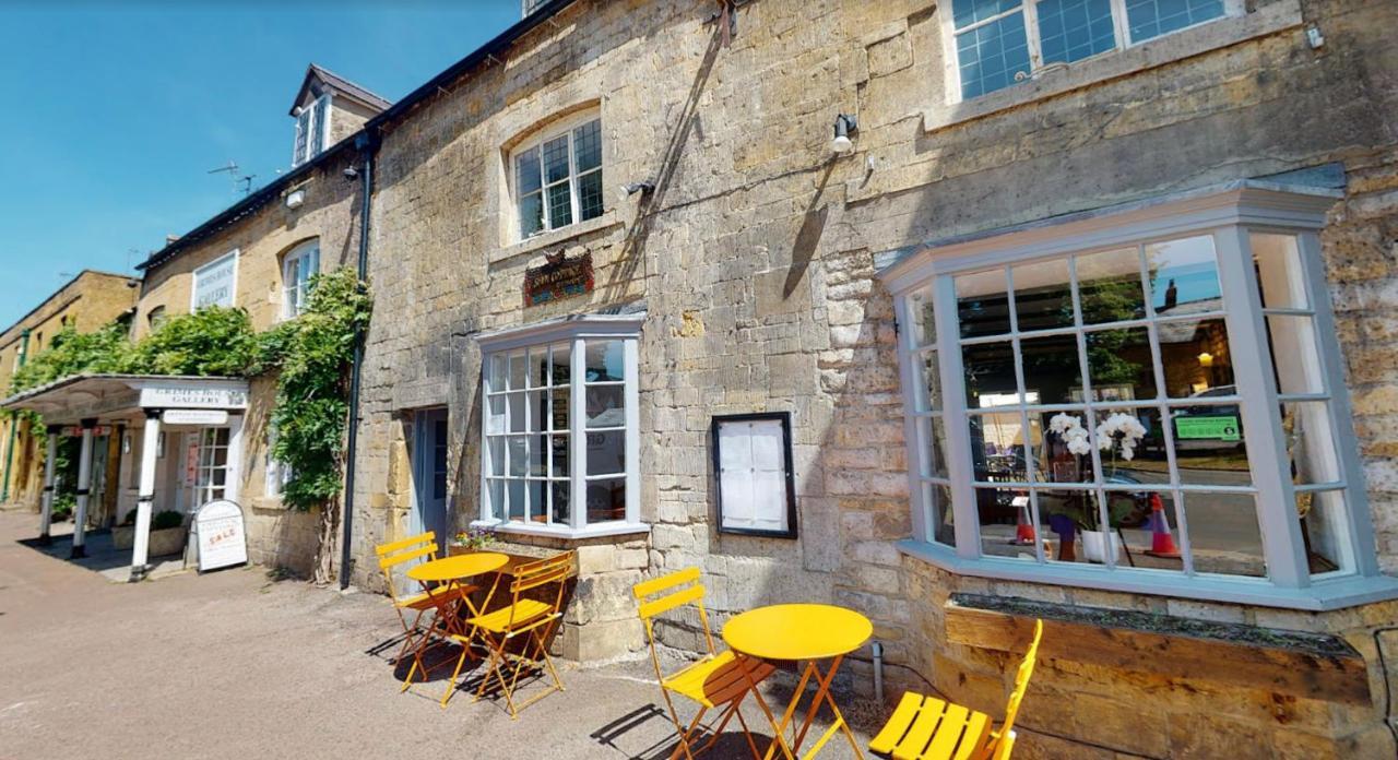 Siam Cottage Guesthouse Over 300 Years Old With Thai Restaurant Moreton-in-Marsh Eksteriør billede