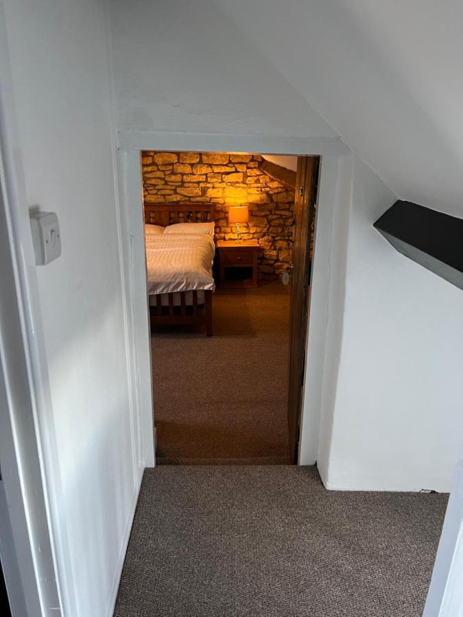 Siam Cottage Guesthouse Over 300 Years Old With Thai Restaurant Moreton-in-Marsh Eksteriør billede