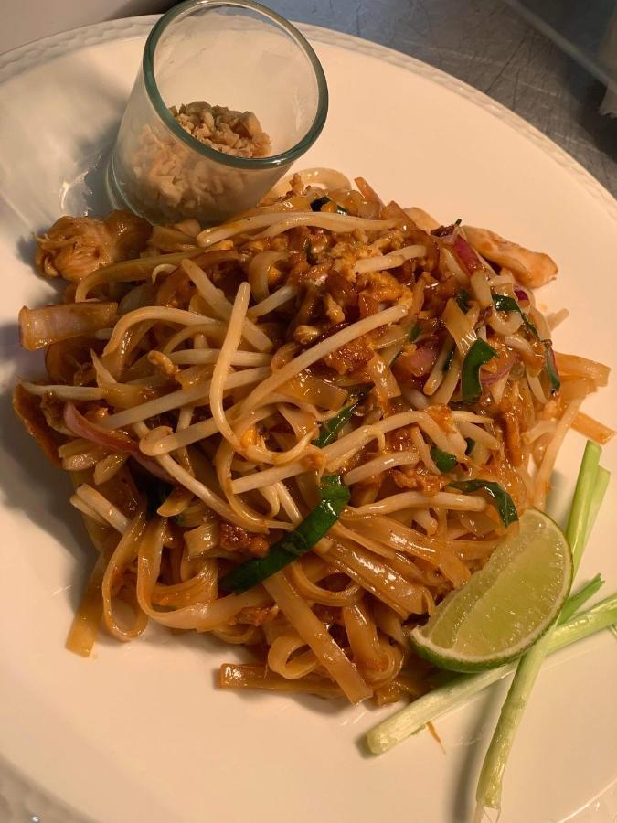 Siam Cottage Guesthouse Over 300 Years Old With Thai Restaurant Moreton-in-Marsh Eksteriør billede